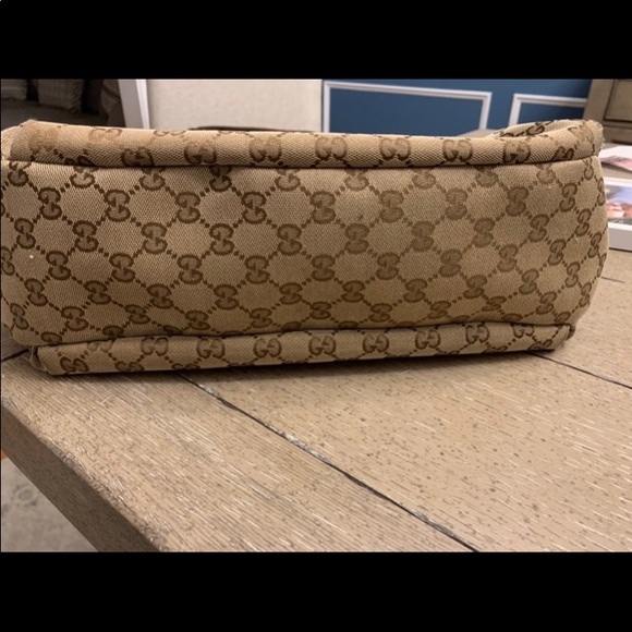 Price is Firm Preowned Gucci Soho Bag-Price is Firm no lowball offers thanks - Picture 5 of 9